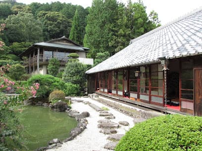 奥殿陣屋